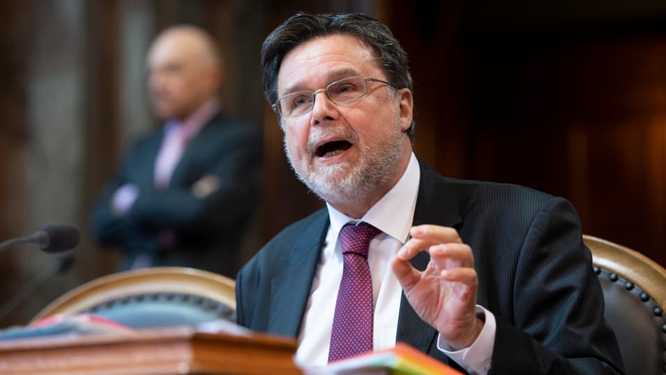 Purtret da Robert Cramer en il Cussegl dals chantuns