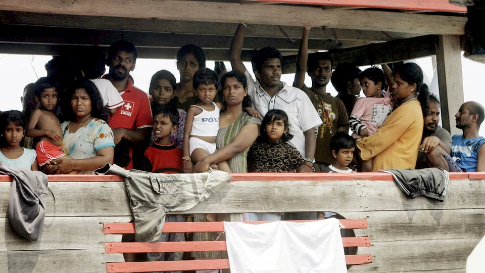 Bartga cun fugitivs sin via en l’Indonesia.