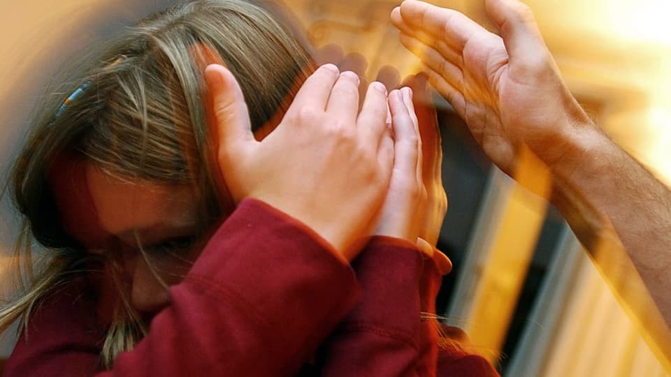 Violenza a chasa: 42% da las dunnas en Svizra èn pertutgadas