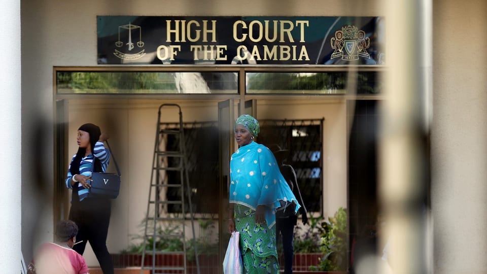Purtret da la dretgira suprema a Gambia. 